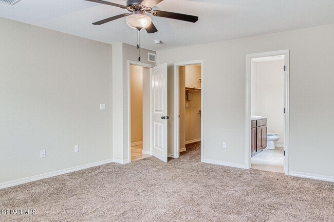Building Photo - 3133 Red Orchard Dr