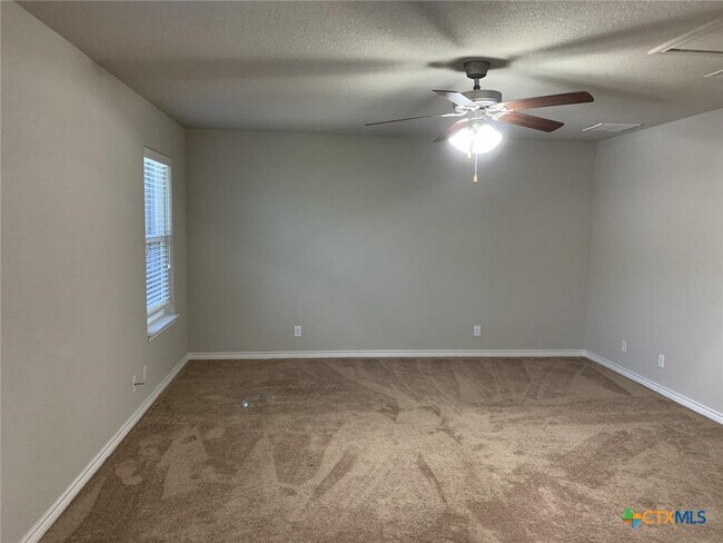 Building Photo - 5428 Stonehaven Dr