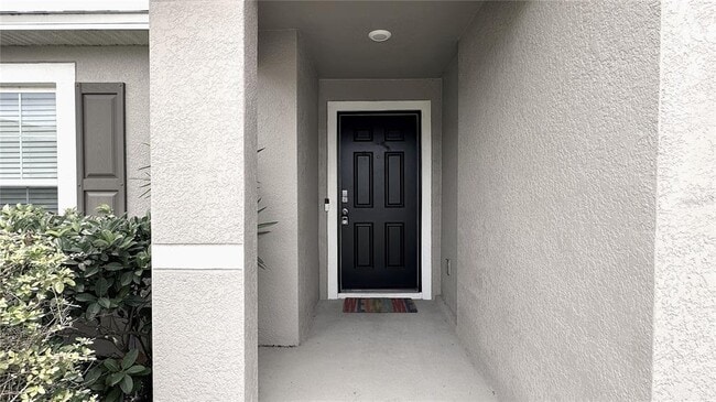 Building Photo - 421 Pinecrest Loop