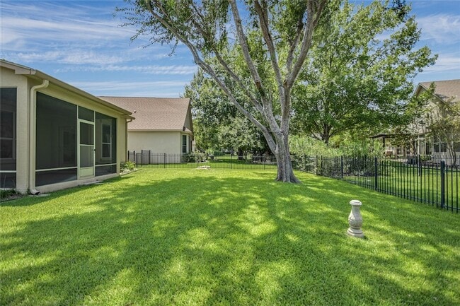 Building Photo - 112 Bluebell Dr