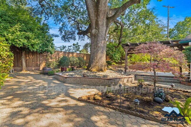 Building Photo - 7919 Ridgemont Dr
