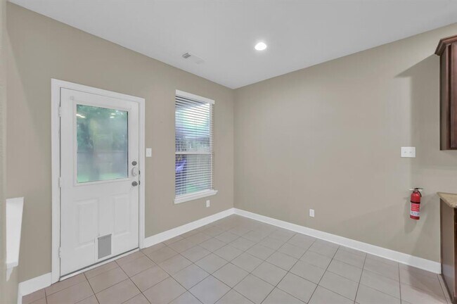 Building Photo - 31322 Evergreen Park Ln