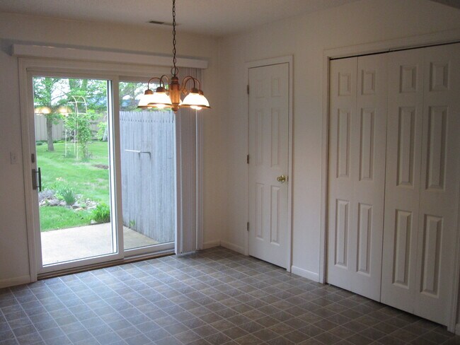 Building Photo - 2213 Namekagon St