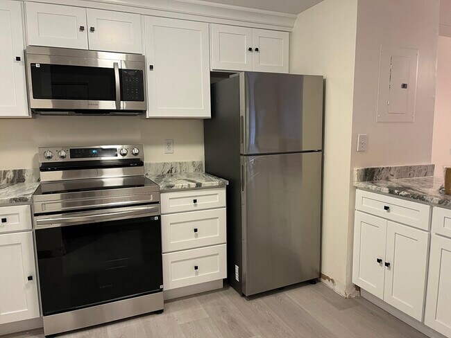 Building Photo - 324 Washington St