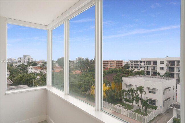 Building Photo - 8233 Harding Ave
