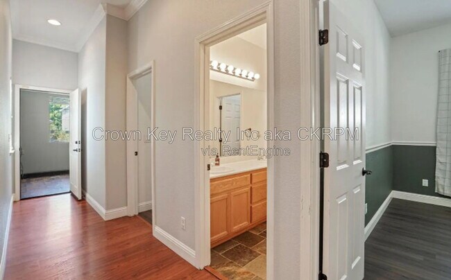Building Photo - 229 Wisteria Ln