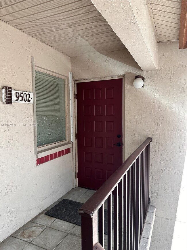 Building Photo - 9502 SW 140th Ct