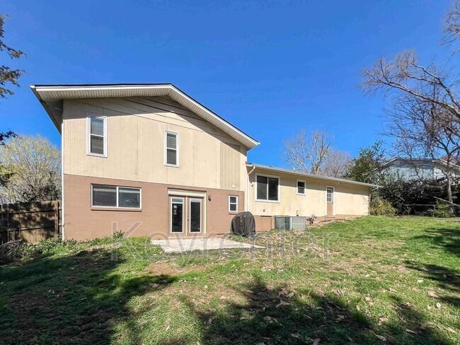 Building Photo - 12204 W Kingsgate Rd