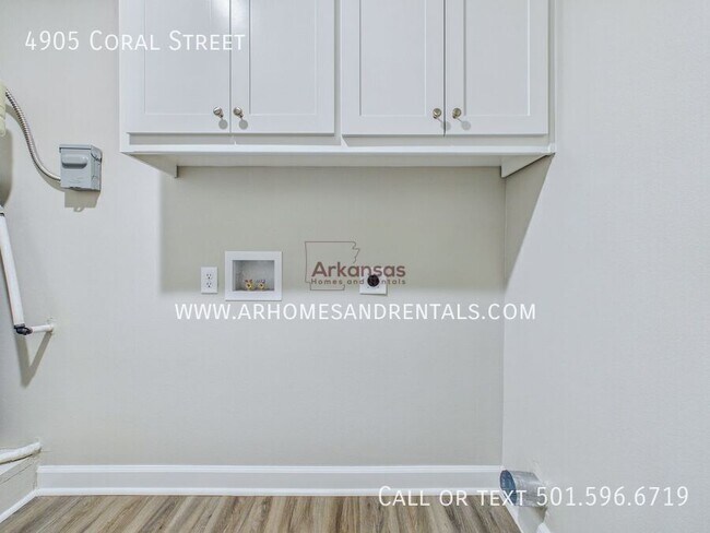 Building Photo - 4905 Coral St