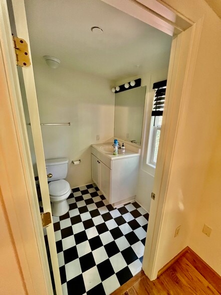 Bathroom 2 - 6820 Whitley Ter