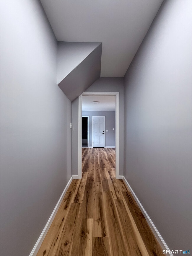 Building Photo - 228 Holly St