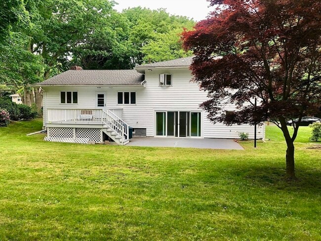 Building Photo - 15 Sycamore Rd