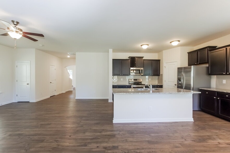 Building Photo - 4425 Drifter Dr