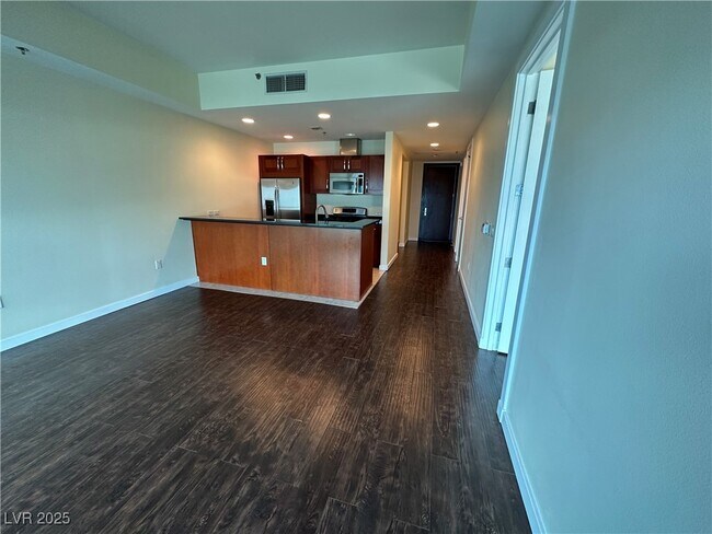 Building Photo - 4525 Dean Martin Dr