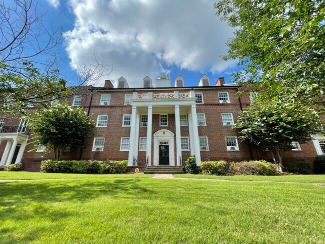 Building entrance - 2850 Fairway Dr