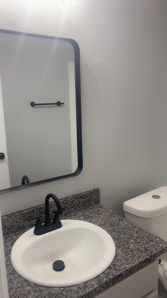 Building Photo - 1028 Doras Dr