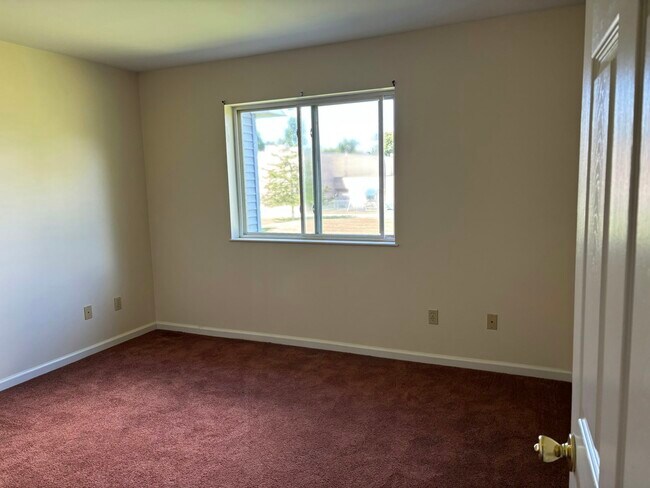 Building Photo - 108 Glen Combe Cir