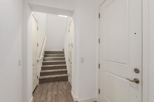 Building Photo - 5552 S Dillon