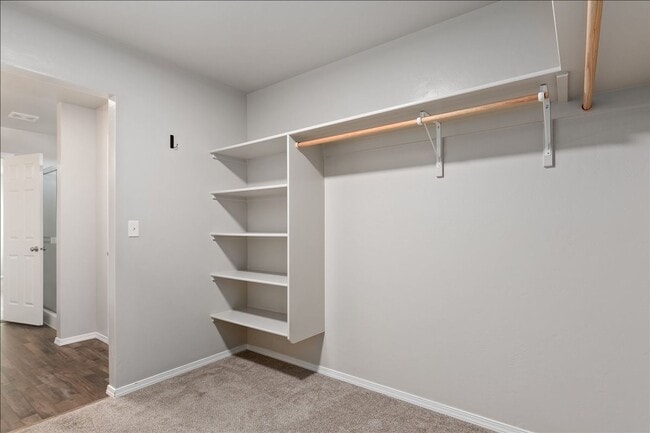 Building Photo - 2044 Kodiak St