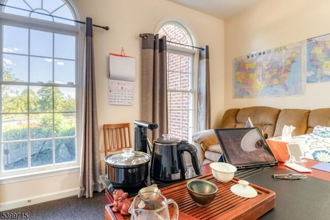 Building Photo - 5 Hidden Valley Way