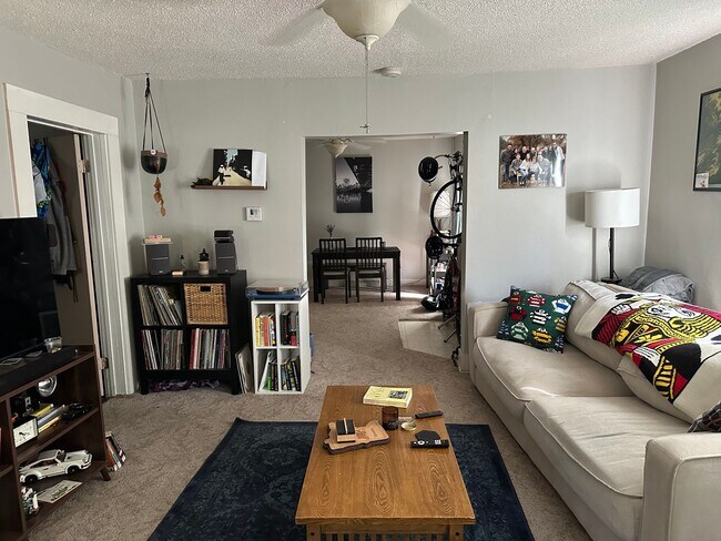 Building Photo - 703 Jones