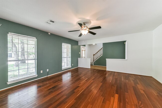 Building Photo - 2203 Riverford Dr