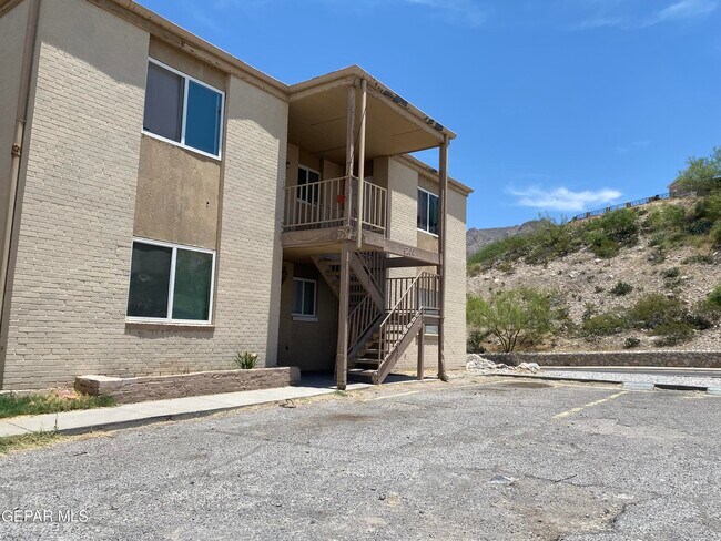Building Photo - 5200 Carousel Dr