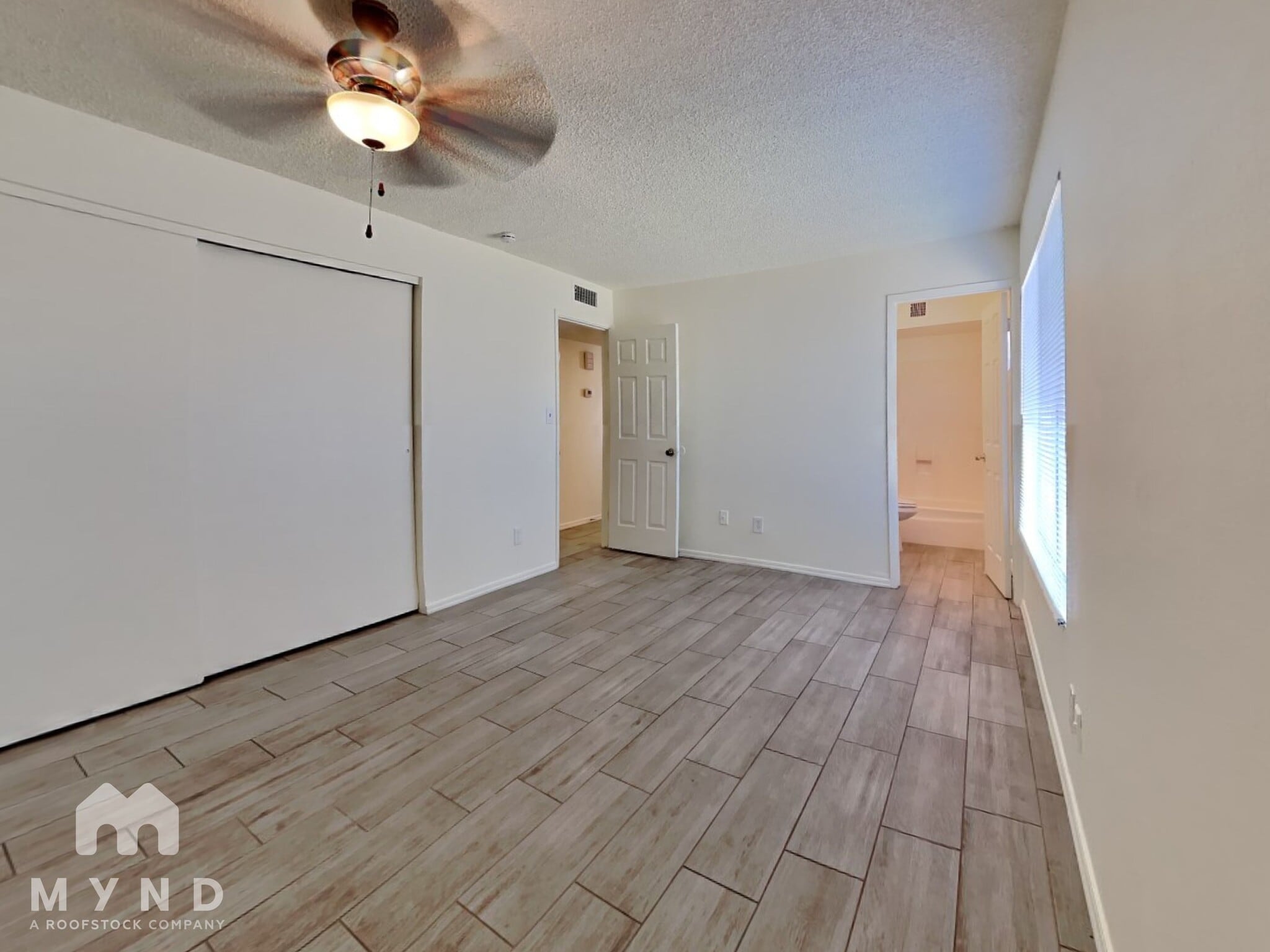 Building Photo - 5643 W Golden Ln