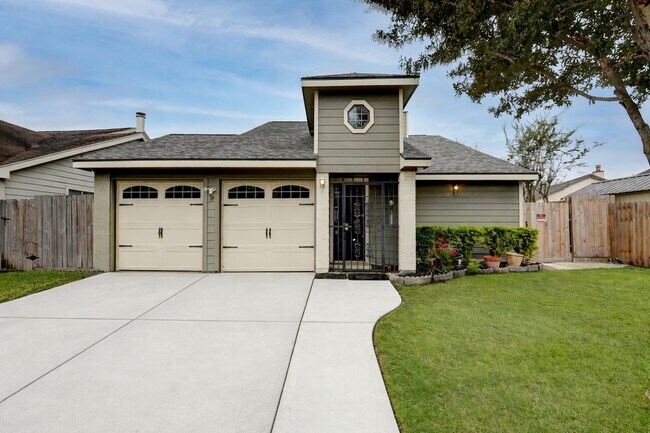 Building Photo - 1306 Mimosa Rd