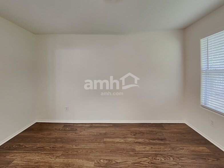 Building Photo - 7815 Chervil Ln