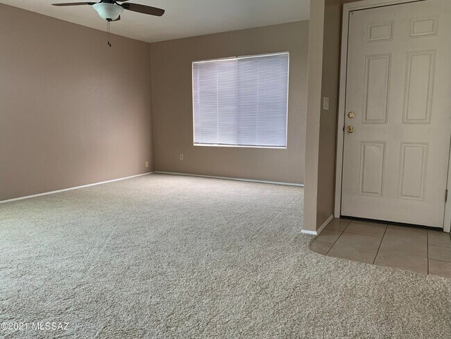 Building Photo - 2602 S Black Moon Dr