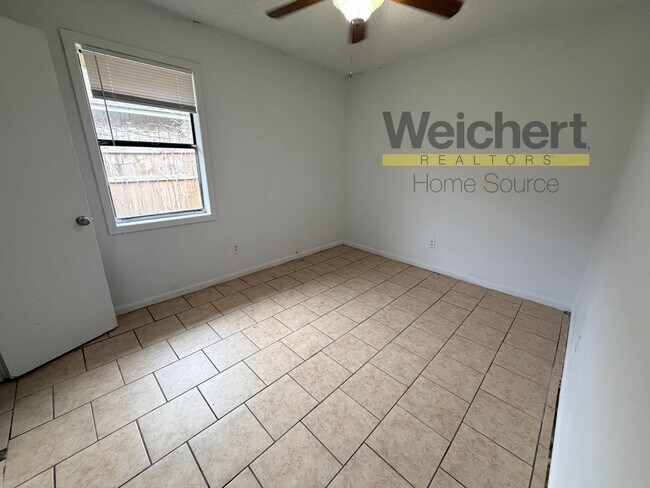 Building Photo - 3 bedroom, 2 bath apartment in Jonesboro