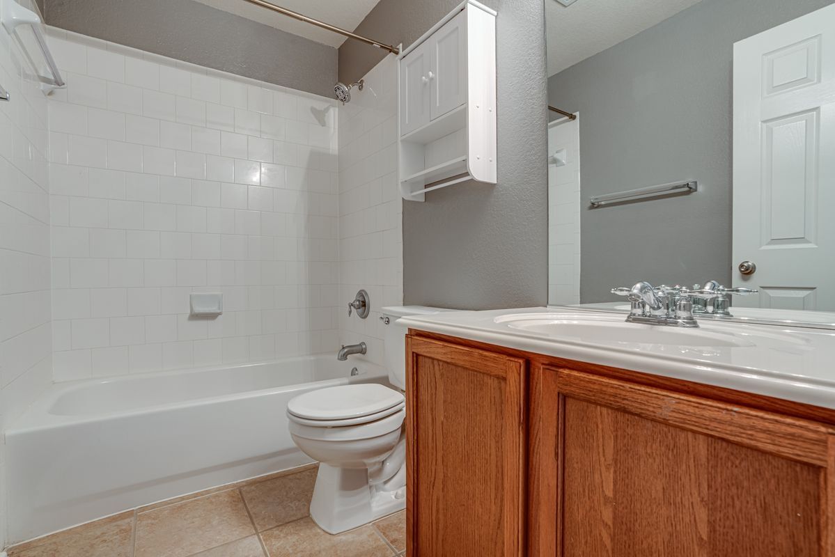 Building Photo - 2640 Grayson Way