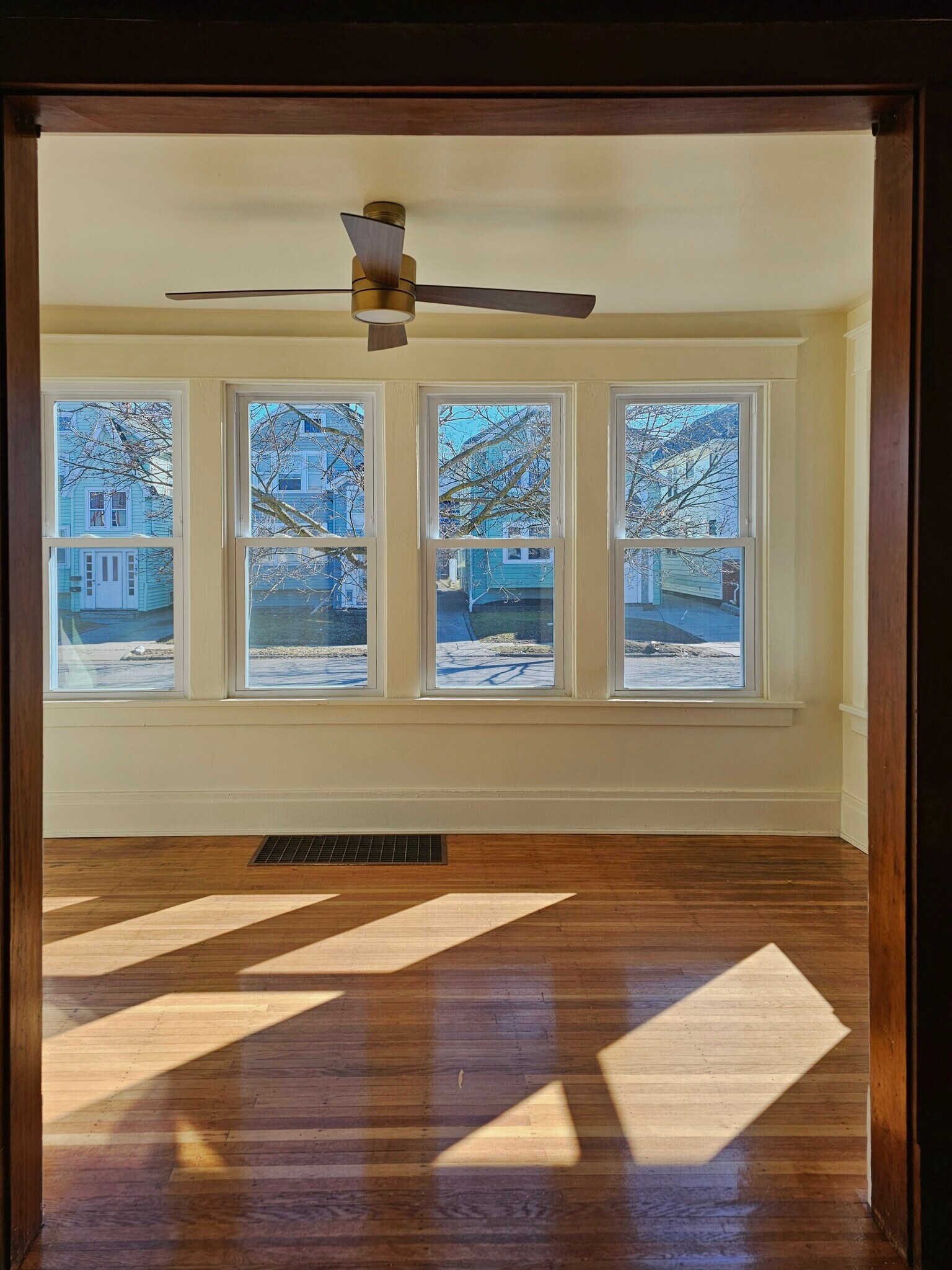 Building Photo - 148 Nassau Ave