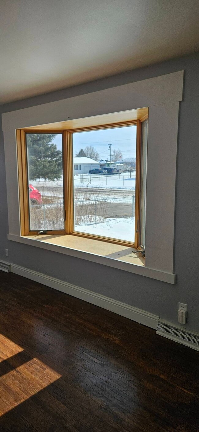 Building Photo - 3737 5th Ave N