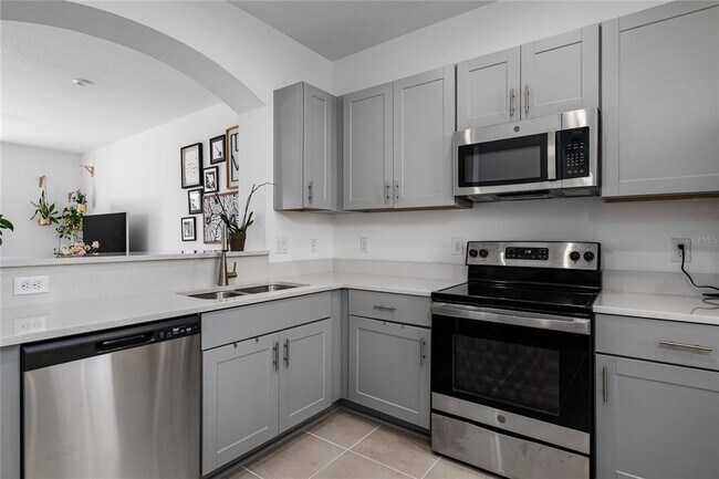 Building Photo - 6217 Fairmont Ln