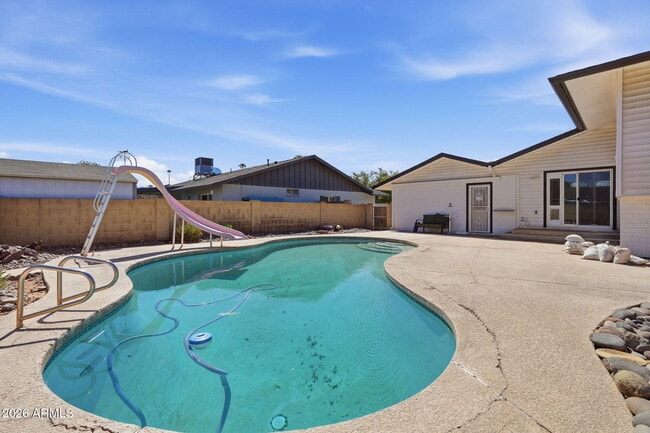 Building Photo - 1628 E Hermosa Dr