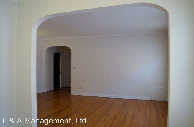 Building Photo - 2566 Kemper Rd