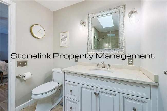 Building Photo - Fully Redesigned Townhouse Style Condo For Rent in Desirable Louisquisset Community!