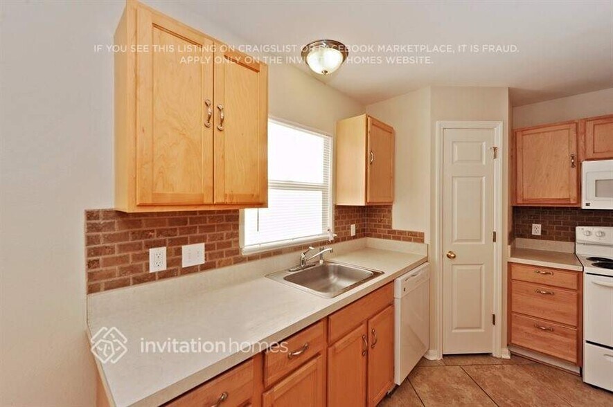 Building Photo - 10442 Fly Fishing St