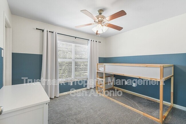 Building Photo - 545 Stonebrook Dr