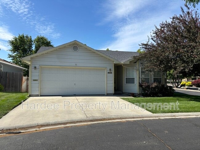 Primary Photo - 688 S Gamay Ln
