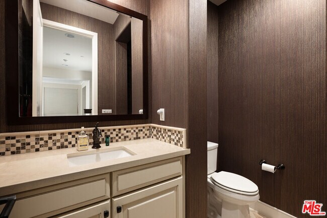 Building Photo - 9 Casaba Rd