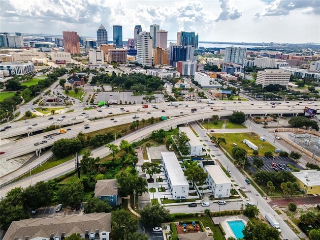 Building Photo - 1520 N Pierce St