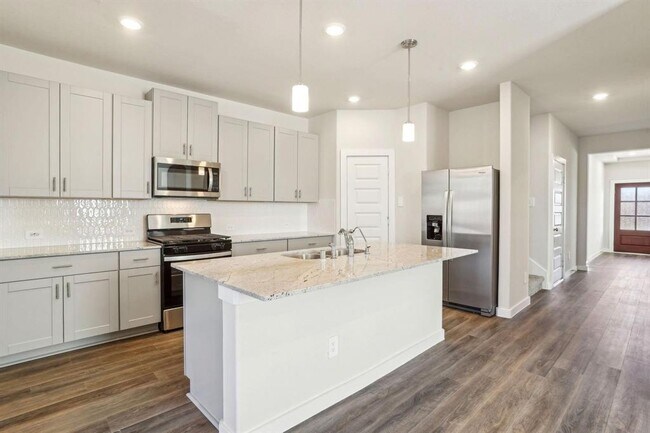 Building Photo - 14230 Rolling Pastures Dr