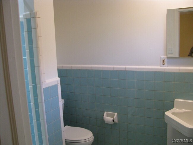 Building Photo - 4001 Hermitage Rd