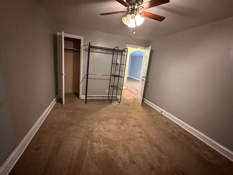 Bedroom 2 - 1335 E Sedgwick St