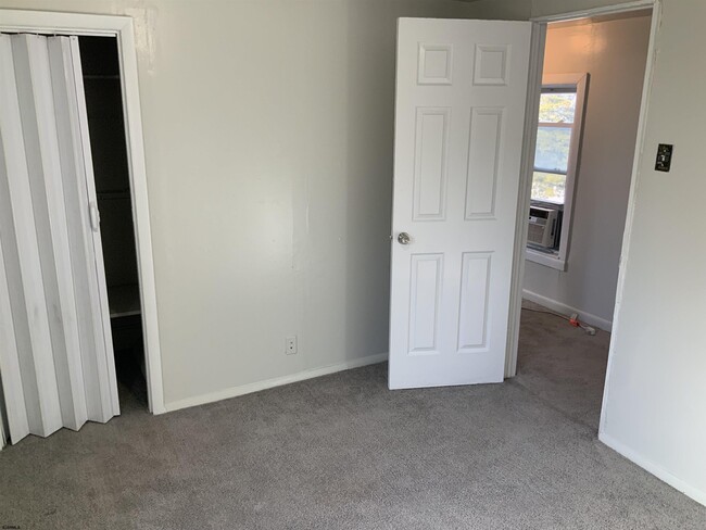 Building Photo - 42 E Greenfield Ave