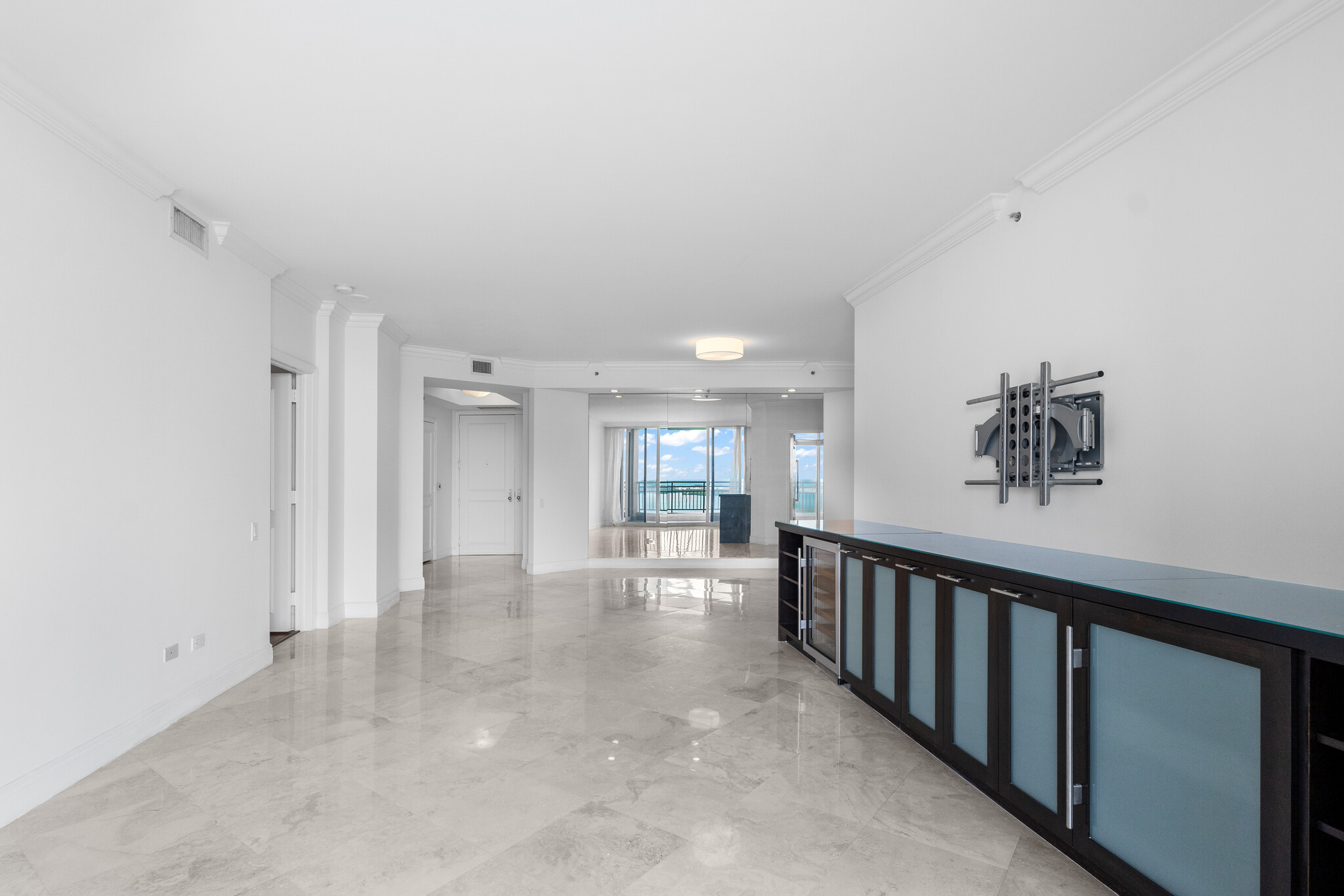 Building Photo - 808 Brickell Key Dr