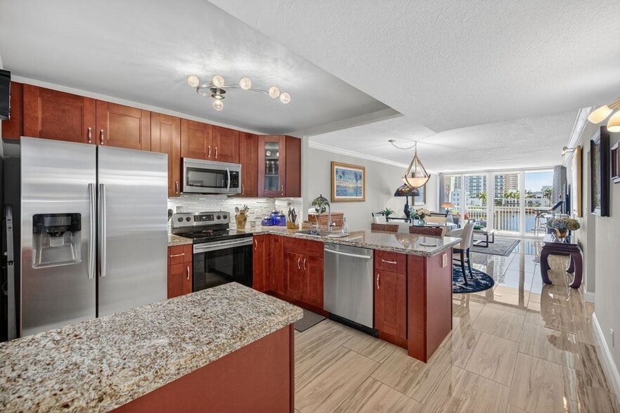 Building Photo - 121 Golden Isles Dr